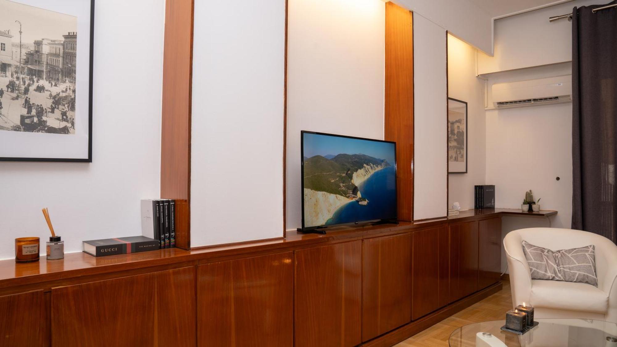 Quiet City Center Apt On A Pedestrian Street アテネ エクステリア 写真
