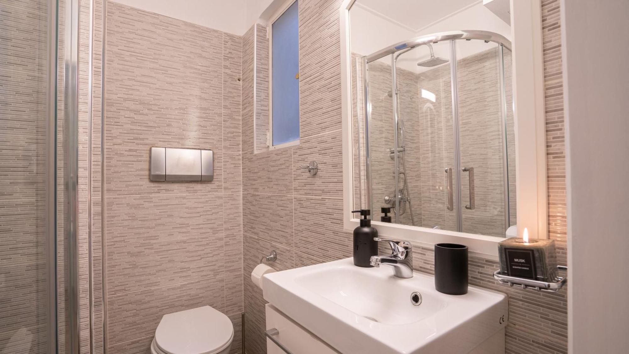 Quiet City Center Apt On A Pedestrian Street アテネ エクステリア 写真